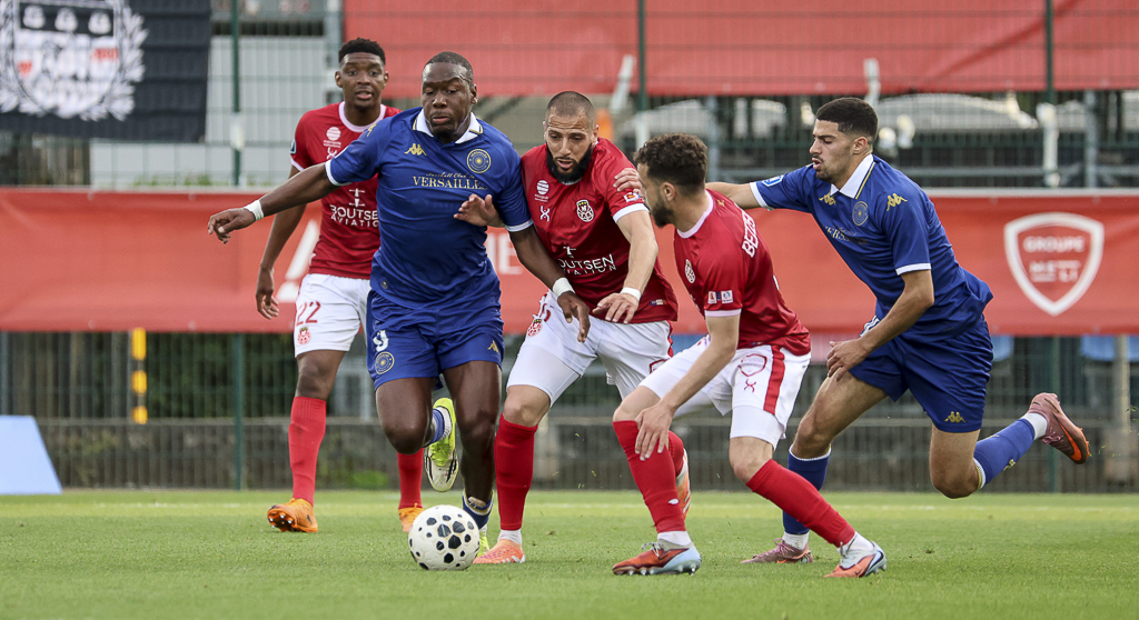 Lire la suite à propos de l’article FC Rouen – Versailles : 1 – 3 …